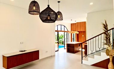 dijual villa style mediteranian lantai 2 munggu