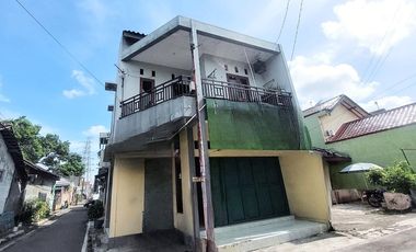 Rumah Hook Strategis Cocok buat Bisnis di Jajar Laweyan Solo (AR)