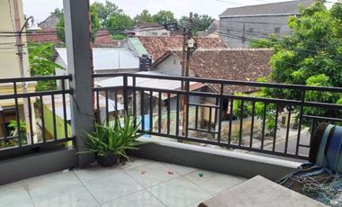 Rumah Hook Strategis Cocok buat Bisnis di Jajar Laweyan Solo (AR)