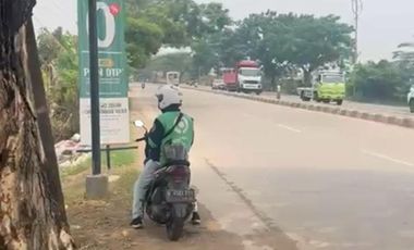 Jl raya sebrang sumarecon karawang