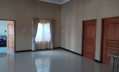 Rumah mewah luas serengan solo kota jalan lebar simpangan 3mobil