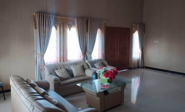 Rumah mewah luas serengan solo kota jalan lebar simpangan 3mobil