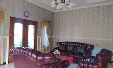 Rumah mewah luas serengan solo kota jalan lebar simpangan 3mobil