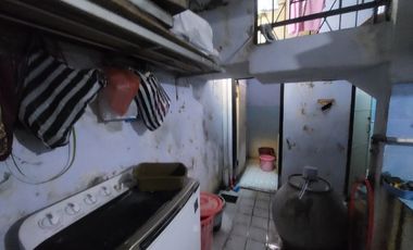 Rumah Hook Tengah Kota Solo Dekat Stasiun Balapan