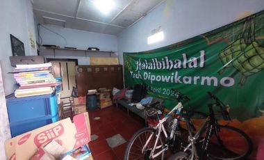 Rumah Hook Tengah Kota Solo Dekat Stasiun Balapan