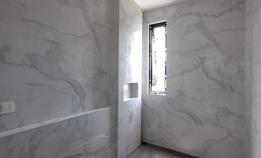 Rumah 3 Lantai Konsep Classic 10 Menit ke MRT Lebak Bulus dan PIM