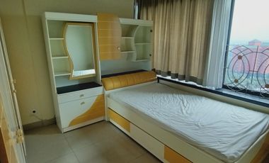 Spesialis apartement Hamptons park unit sewa luas 105 m2 golf view