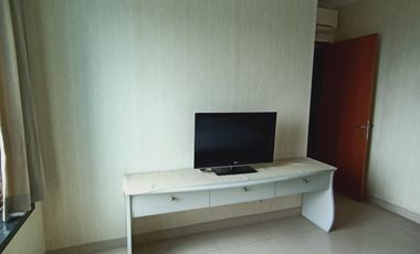 Spesialis apartement Hamptons park unit sewa luas 105 m2 golf view