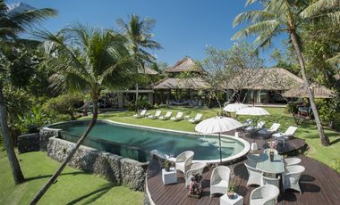 Dijual villa mewah los pantai style Bali di Pererenan