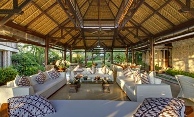 Dijual villa mewah los pantai style Bali di Pererenan