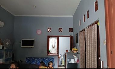 RUMAH SİAP HUNİ BELAKANG SMPN 11 MADİUN