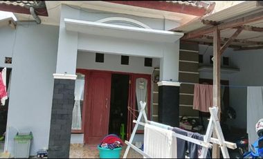 RUMAH SİAP HUNİ BELAKANG SMPN 11 MADİUN