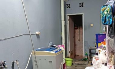 RUMAH SİAP HUNİ BELAKANG SMPN 11 MADİUN