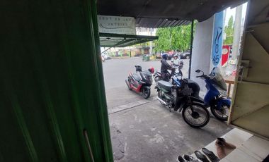 Ruang Usaha Tepi Jalan Raya Strategis di Ketelan Banjarsari Solo