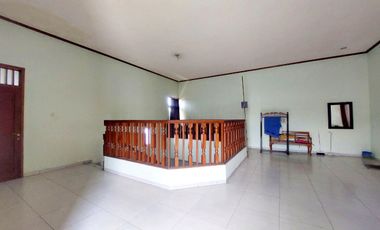 RUMAH MEWAH LUAS CLASIC Asri dan Nyaman Kerten Tengah Kota Solo