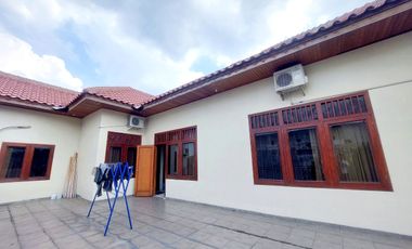 RUMAH MEWAH LUAS CLASIC Asri dan Nyaman Kerten Tengah Kota Solo