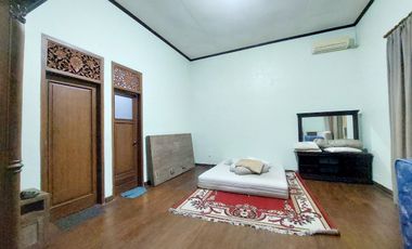 RUMAH MEWAH LUAS CLASIC Asri dan Nyaman Kerten Tengah Kota Solo