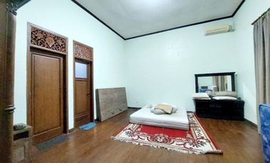 RUMAH MEWAH LUAS CLASIC Asri dan Nyaman Kerten Tengah Kota Solo