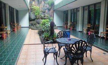 Hotel aktif nuansa vintage di pusat kota solo