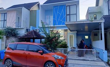 Rumah lantai 2 di kompleks Bale pelangi