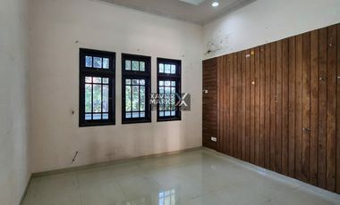 Disewakan rumah di pakuwon indah cluster Villa bukit indah, Surabaya
