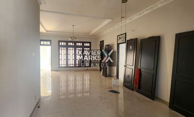 Disewakan rumah di pakuwon indah cluster Villa bukit indah, Surabaya