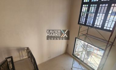 Disewakan rumah di pakuwon indah cluster Villa bukit indah, Surabaya