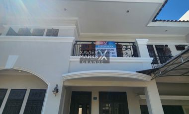 Disewakan rumah di pakuwon indah cluster Villa bukit indah, Surabaya