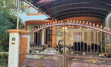 Disewakan rumah di pakuwon indah cluster Villa bukit indah, Surabaya