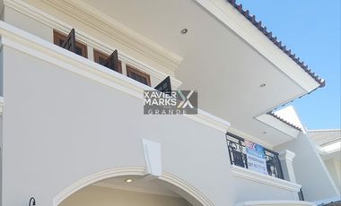 Disewakan rumah di pakuwon indah cluster Villa bukit indah, Surabaya