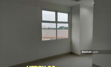 Thamrin Districk Residence Bekasi Depan Kolam Renang