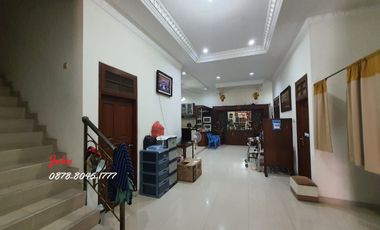 Rumah Bagus Design Klasik 3 Lt di Komplek Citra Garden, Kalideres