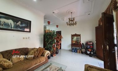 Rumah Bagus Design Klasik 3 Lt di Komplek Citra Garden, Kalideres