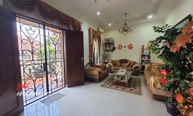 Rumah Bagus Design Klasik 3 Lt di Komplek Citra Garden, Kalideres