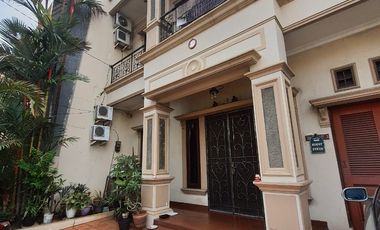 Rumah Bagus Design Klasik 3 Lt di Komplek Citra Garden, Kalideres