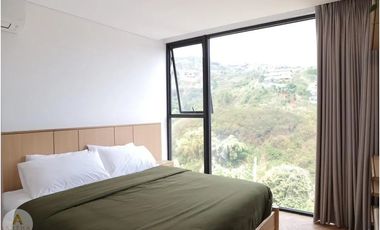 Dijual Villa dengan View Bukit di Dago Bandung