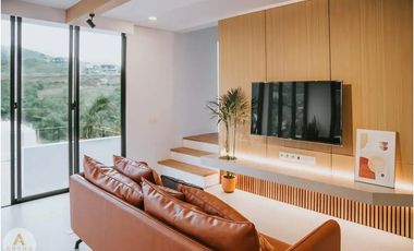 Dijual Villa dengan View Bukit di Dago Bandung