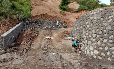 Jual tanah di MANDALIKA LOMBOK 9125m2 view sirkuit