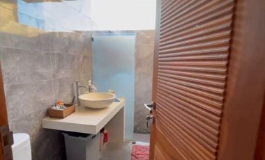 DIJUAL RUMAH SIAP HUNI FULL FURNISHED DI UBUNG DENPASAR
