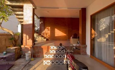 DIJUAL RUMAH SIAP HUNI FULL FURNISHED DI UBUNG DENPASAR