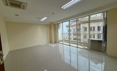 Sewa Ruang Kantor Luas 168m2 di Grand Slipi Tower Jakarta Barat