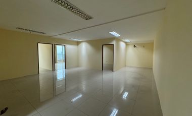 Sewa Ruang Kantor Luas 168m2 di Grand Slipi Tower Jakarta Barat