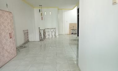 Disewakan rumah di Taman Malaka Pdk Kelapa Jak Tim