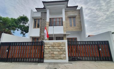 rumah dualantai di slawi kota