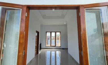 rumah dualantai di slawi kota