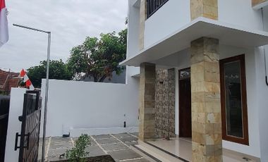 rumah dualantai di slawi kota