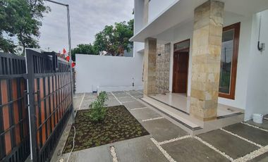 rumah dualantai di slawi kota