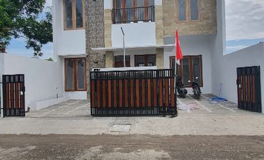 rumah dualantai di slawi kota