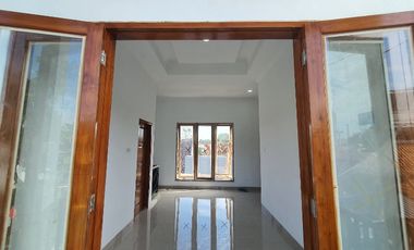 rumah dualantai di slawi kota