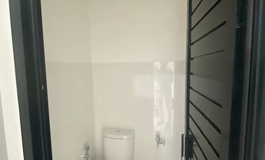 Rumah baru 2 lantai di tengah kota jakarta utara